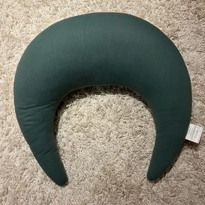 Snuggle Me Organic Feeding Support Pillow in Moss (EUC)